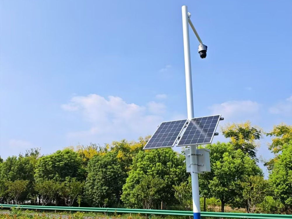 太阳能供电系统赋能AI入侵识别视频球机：构建全天候智能安防网络